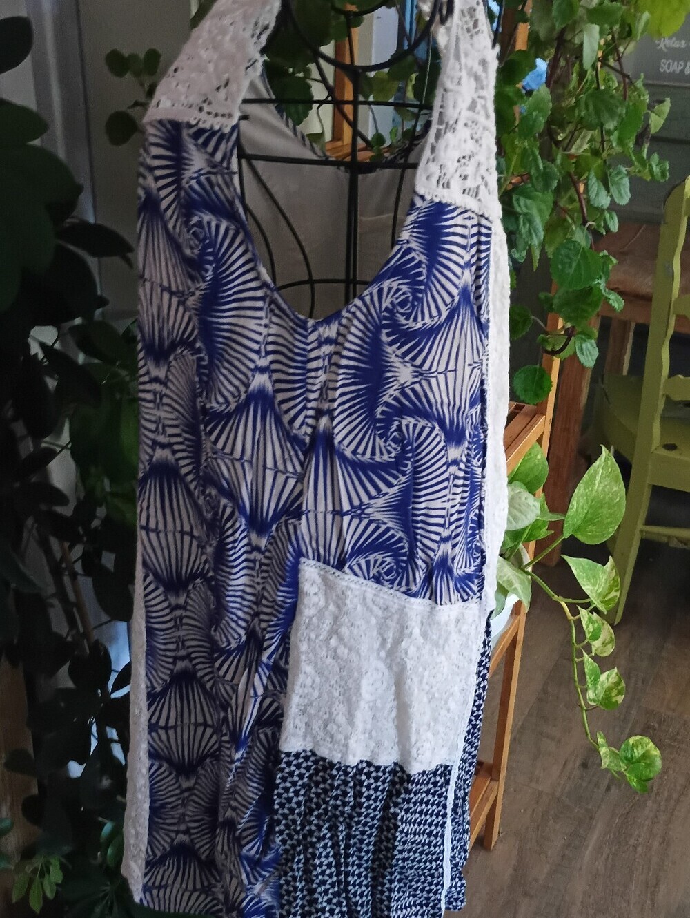 Lace-Panel White and Blue Summer Dress - Picture 7 of 9
